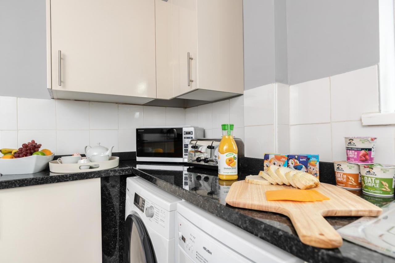 דורהם Taylor House Contractors Welcome Off Street Parking For Vans מראה חיצוני תמונה